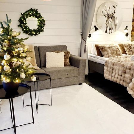 Apartment Suutarintie - Authentic Lappish Experience By The River โรวานิเอมิ ภายนอก รูปภาพ